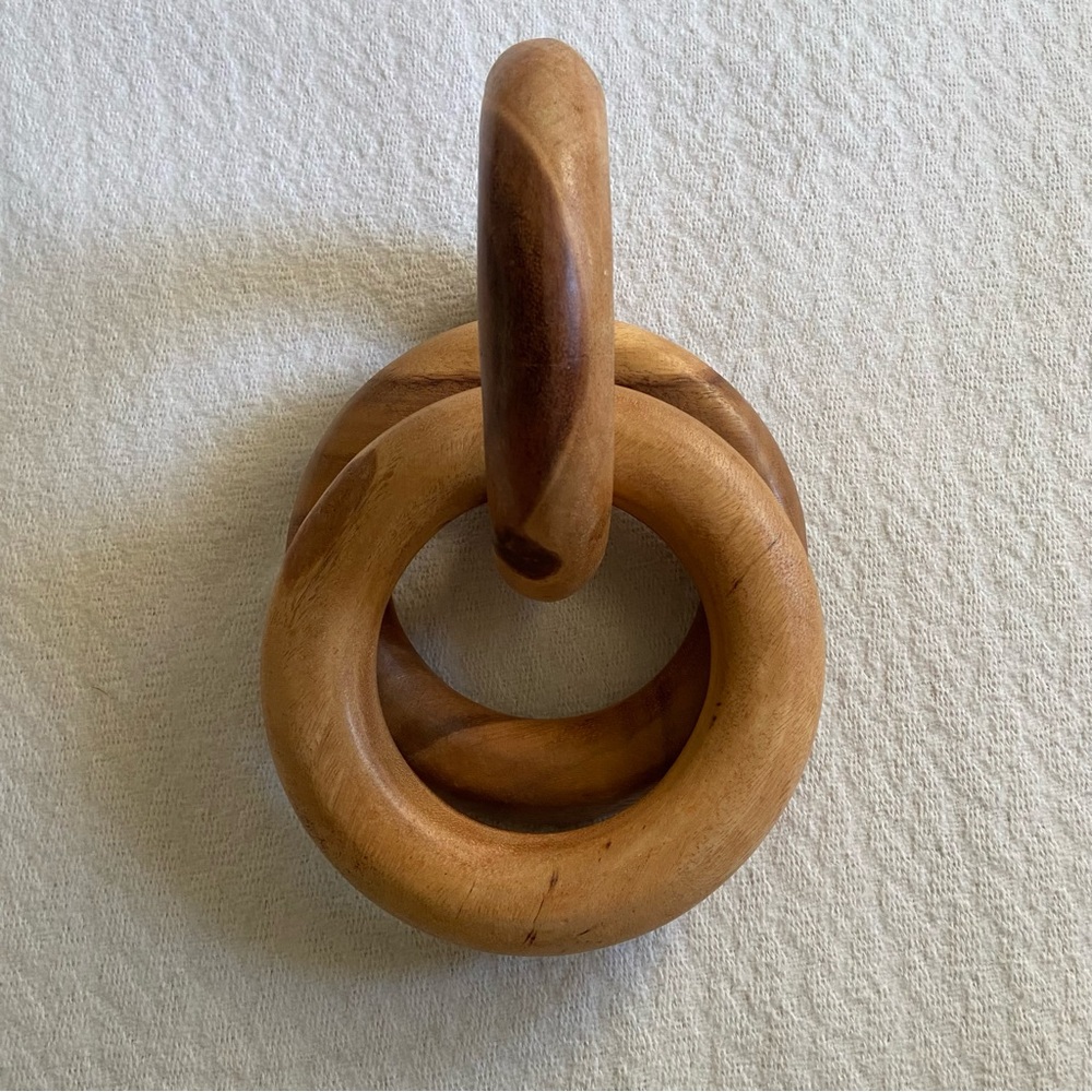 Three Oversized Intertwined Wood Rings Sculpture - Picture 8 of 12